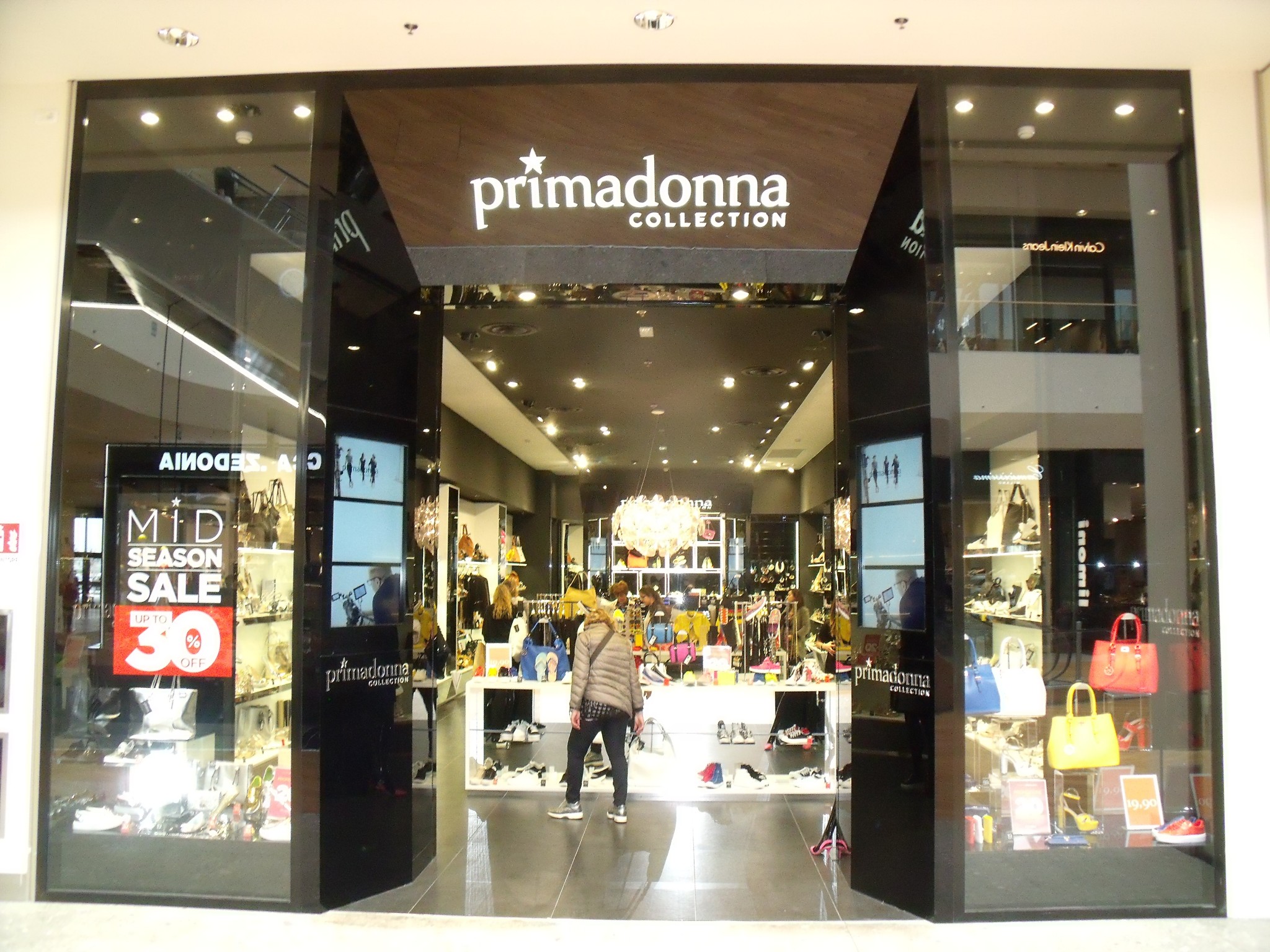 Tecna Spa Interior Design Primadonna Store In Arese